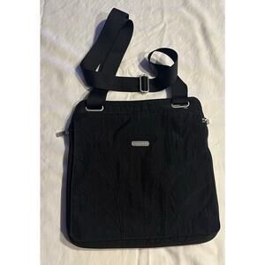 Baggallini Fine Line Slim Crossbody Shoulder Bag Black Nylon Travel designer